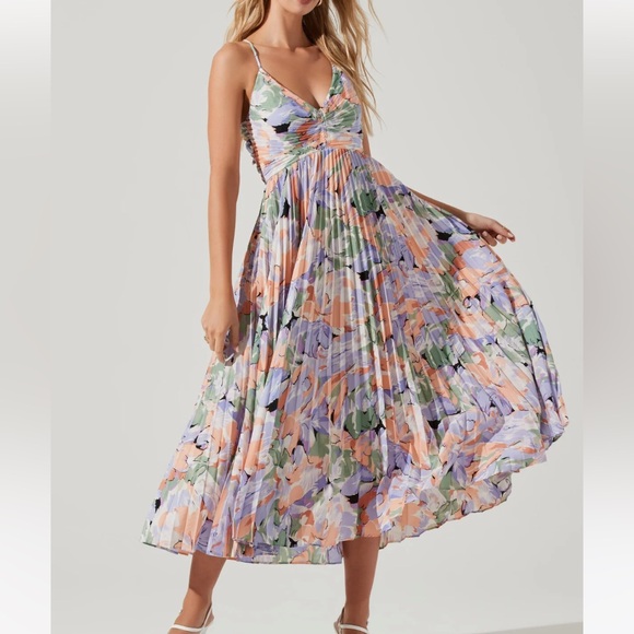 ASTR Blythe floral midi dress - Picture 2 of 4